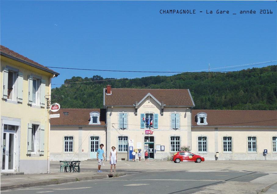 Cafe Hotel De La Gare Champagnole Exterior photo